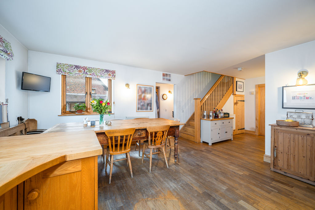 Kitchen / Dining Room- click for photo gallery